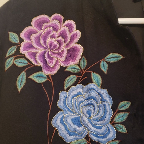 Embroidered cropped jacket - Picture 3 of 5